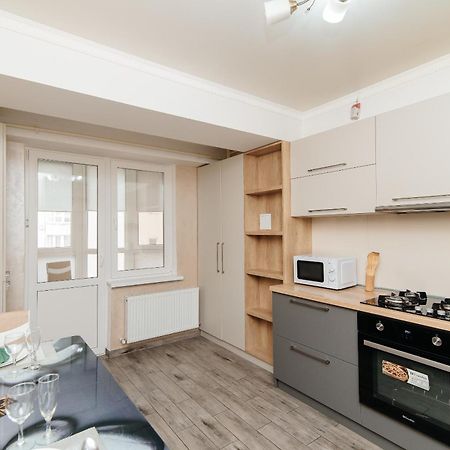 Luxrent Leilighet Chisinau Eksteriør bilde