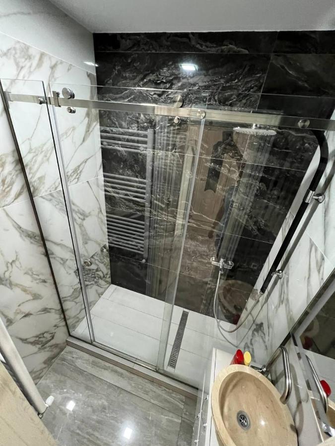 Luxrent Leilighet Chisinau Eksteriør bilde